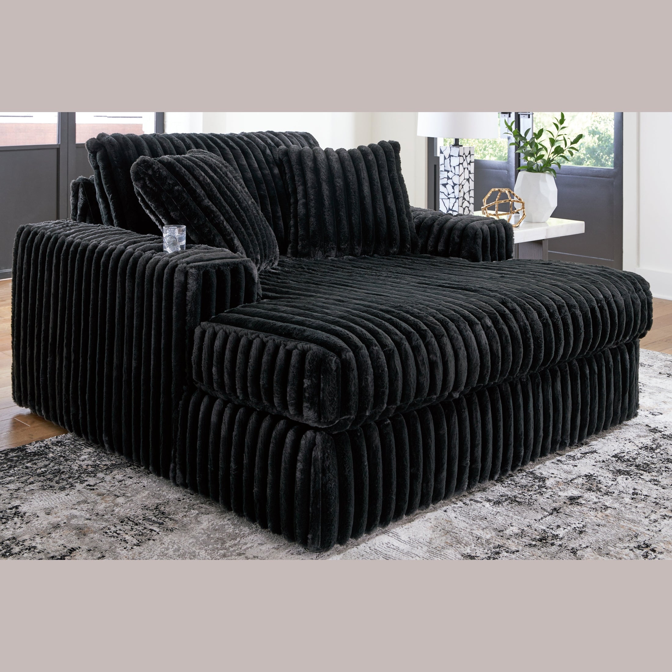 Midnight-Madness Onyx Oversized Chaise